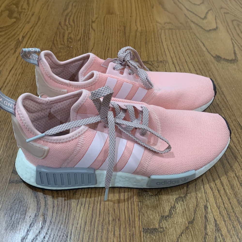 Worn once Adidas NMDs light pink size 9 1/2